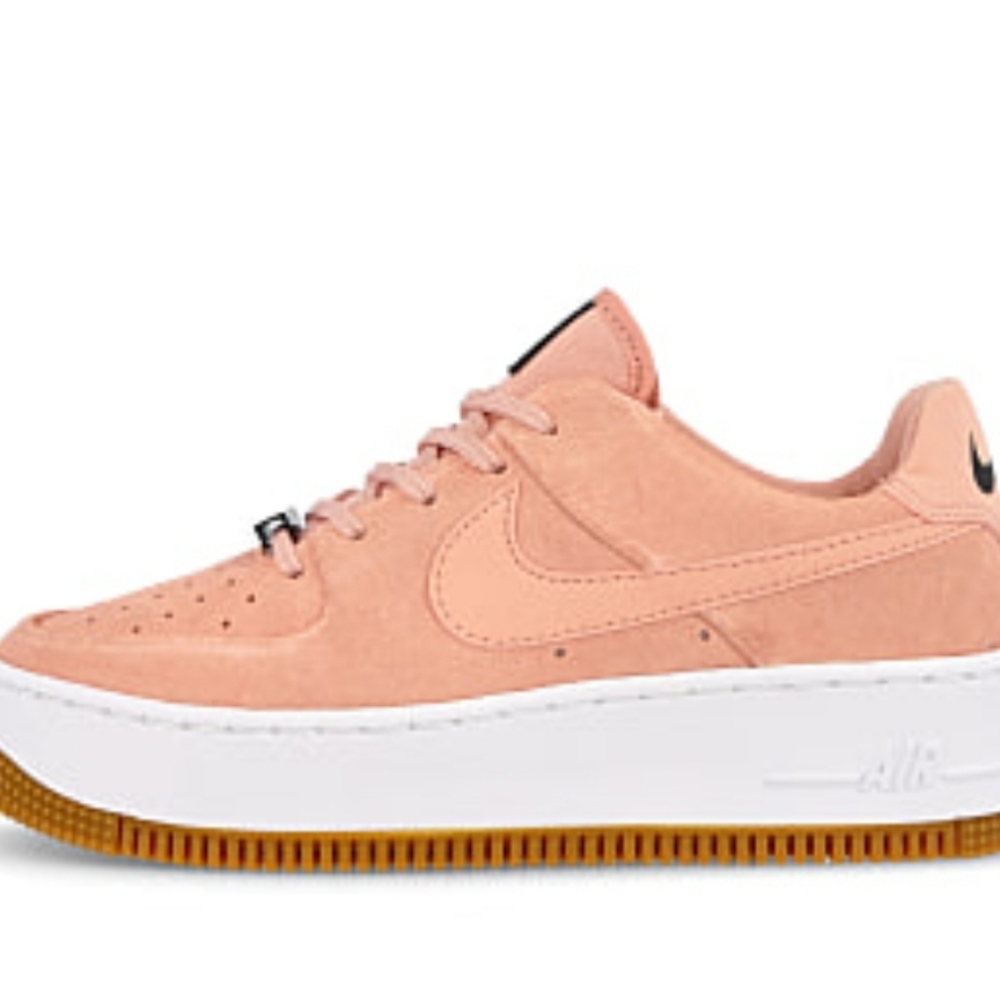 NIKE Air Force 1 Sage Low Top in Petal Suede - Size 10